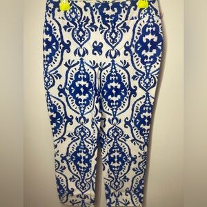 Chico's So Slimming Blue and White Patterned Crop